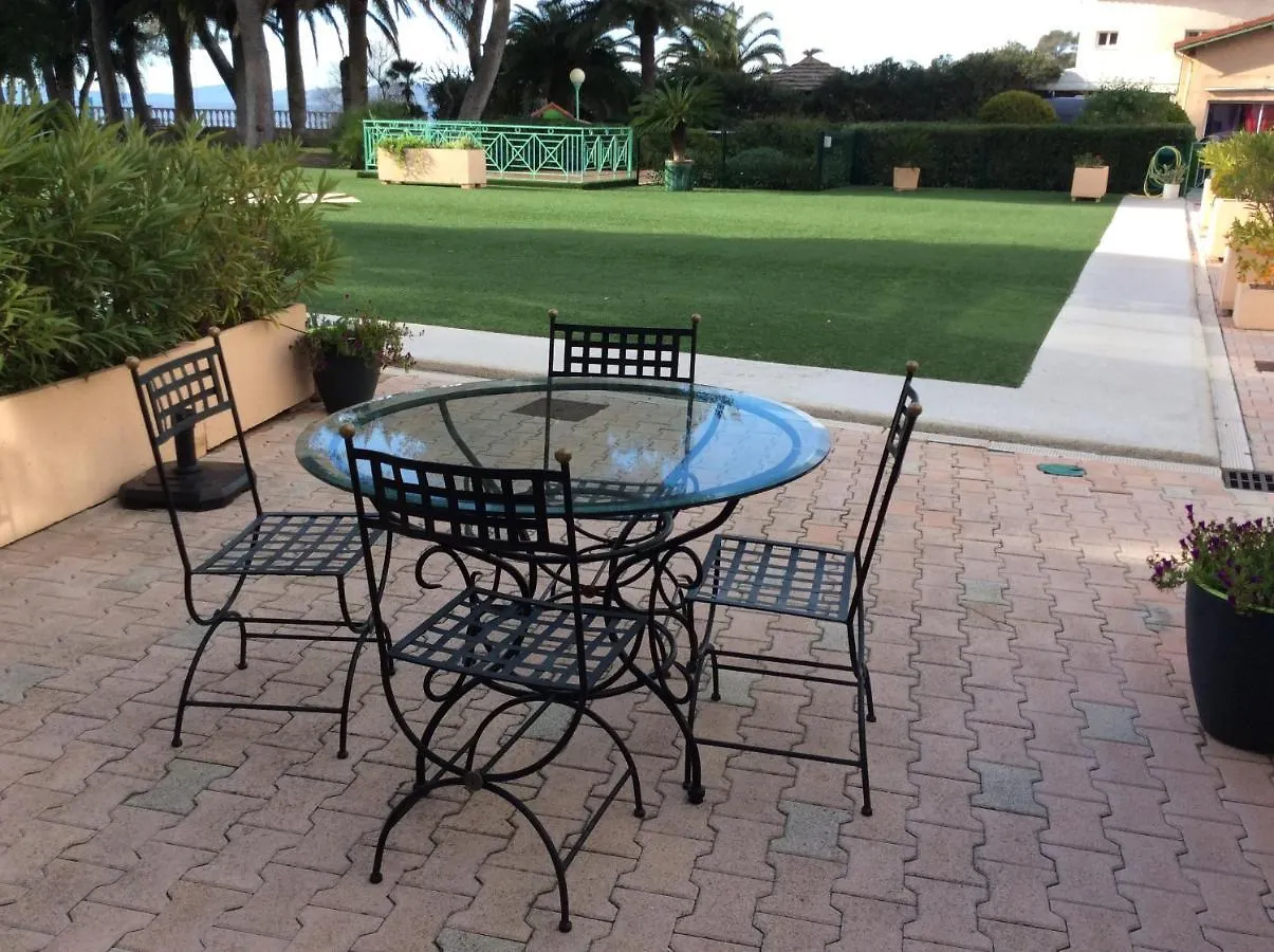 Mediterranee Paradise Saint-Raphael  Apartment